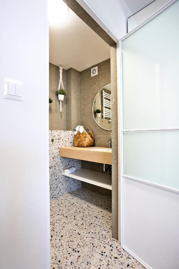 Szuflada Rooms เอากุสตูฟ ภายนอก รูปภาพ