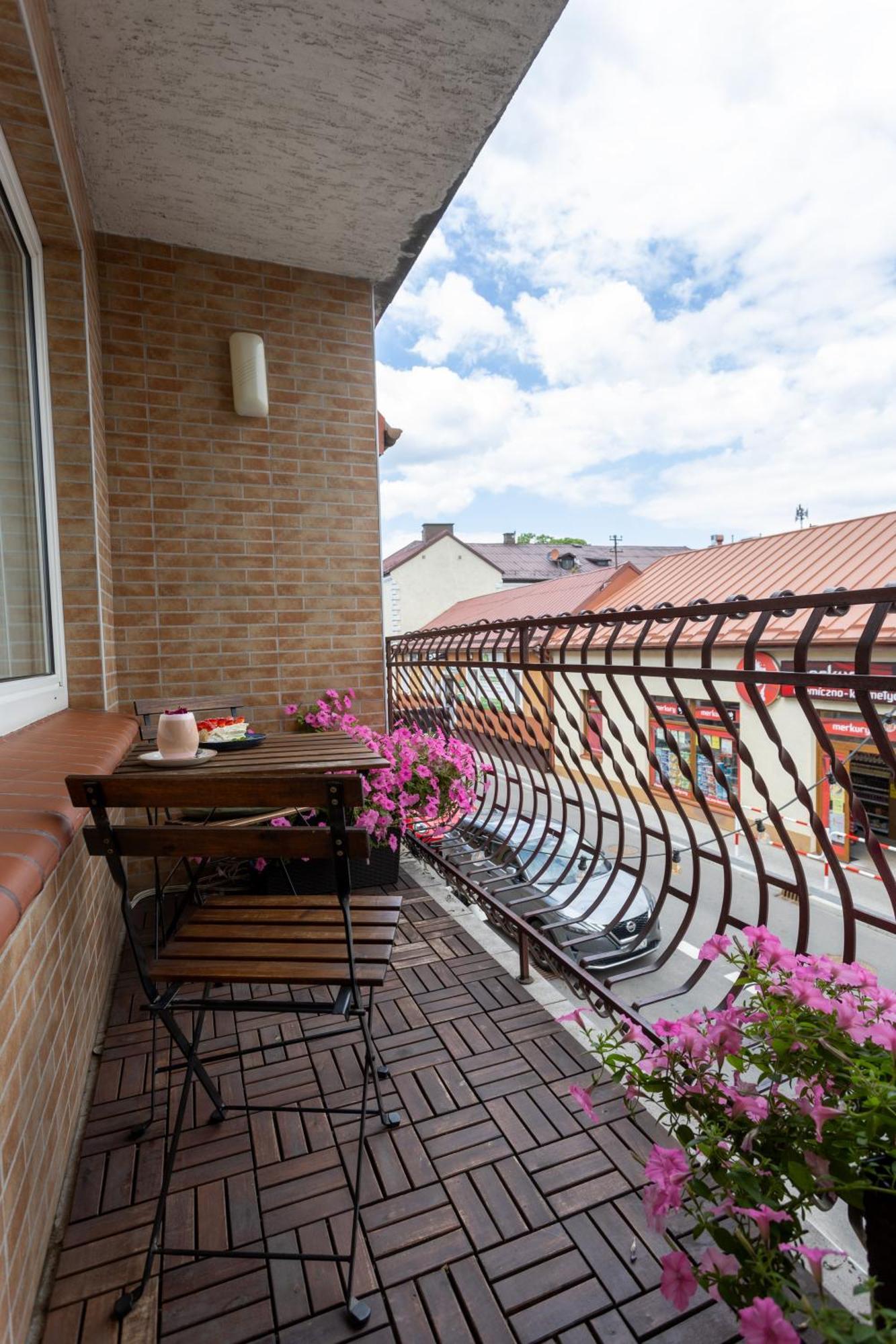 Szuflada Rooms เอากุสตูฟ ภายนอก รูปภาพ
